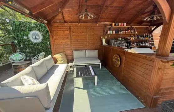 5e4091fa d83b 4909 b050 1237e2a5038b