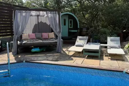 f5af27c8 067b 46dc 93f1 aeb07355622e